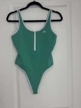 Alo Yoga Supernova Half-Zip Bodysuit in Ocean Teal with White Trim Small